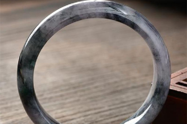 烏雞手鐲什么價位 烏雞手鐲是什么 烏雞手鐲什么價位 烏雞手鐲是什么