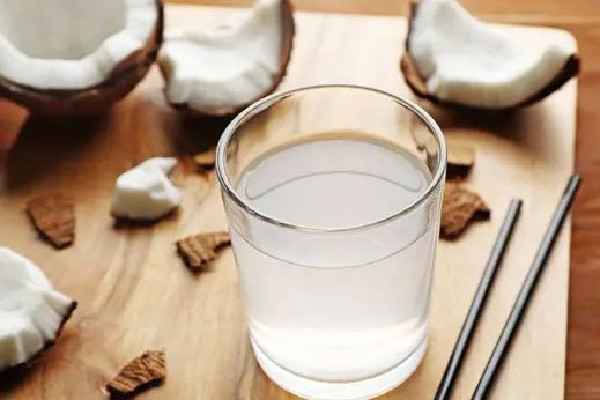 椰子水含糖量高嗎 椰子水會發(fā)胖嗎 椰子水含糖量高嗎 椰子水會發(fā)胖嗎