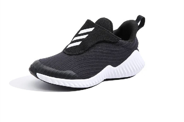 阿迪達(dá)斯鞋子尺碼偏大還是偏小 阿迪達(dá)斯鞋子買小了怎么辦 阿迪達(dá)斯鞋子尺碼偏大還是偏小 阿迪達(dá)斯鞋子買小了怎么辦