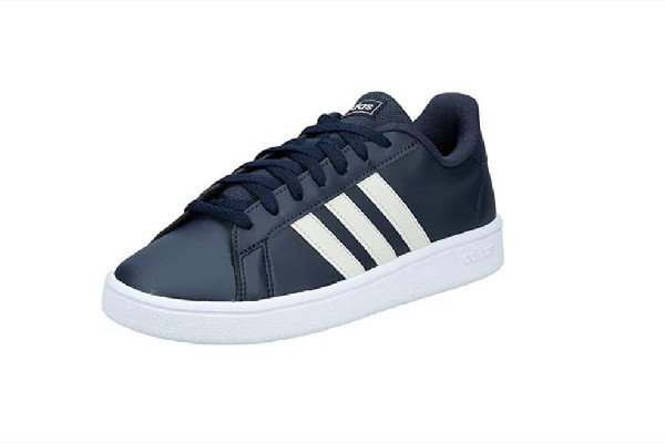 阿迪達(dá)斯鞋子尺碼偏大還是偏小 阿迪達(dá)斯鞋子買小了怎么辦 阿迪達(dá)斯鞋子尺碼偏大還是偏小 阿迪達(dá)斯鞋子買小了怎么辦