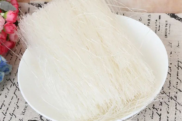 粉絲用開水泡還是冷水泡 粉絲泡多久可以泡軟 粉絲用開水泡還是冷水泡 粉絲泡多久可以泡軟