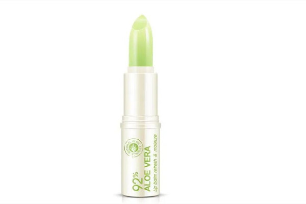 唇膏的作用和功能 唇膏要涂多久才有效果 唇膏的作用和功能 唇膏要涂多久才有效果