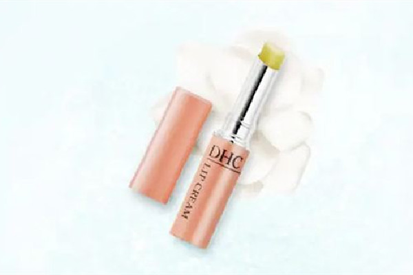 唇膏和口紅一樣嗎 唇膏是化妝品還是護膚品 唇膏和口紅一樣嗎 唇膏是化妝品還是護膚品