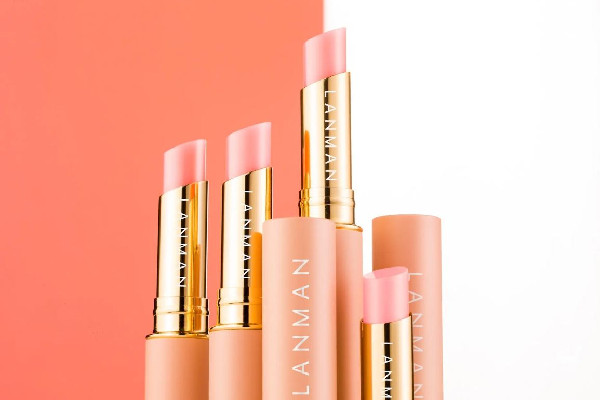 唇膏的作用和功能 唇膏要涂多久才有效果 唇膏的作用和功能 唇膏要涂多久才有效果