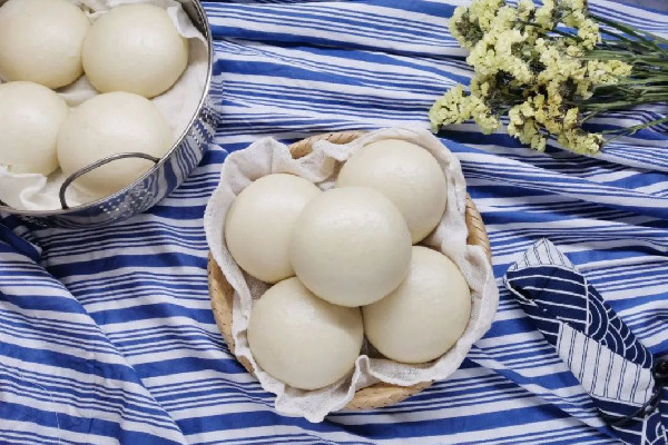 饅頭有霉點(diǎn)了還能吃嗎 饅頭放冰箱最多能放幾天 饅頭有霉點(diǎn)了還能吃嗎 饅頭放冰箱最多能放幾天