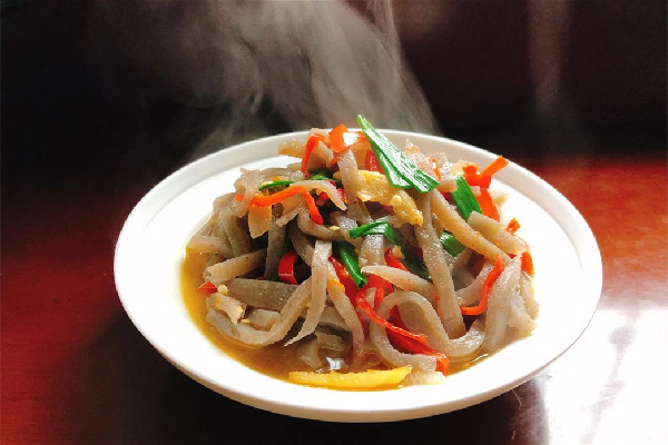 魔芋要焯水嗎 魔芋可以直接煮著吃嗎 魔芋要焯水嗎 魔芋可以直接煮著吃嗎