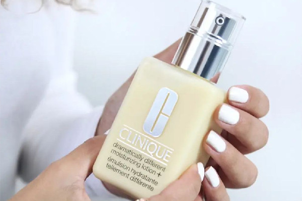 倩碧黃油適合多大年齡人使用 倩碧黃油用了皮膚會(huì)變黃嗎 倩碧黃油適合多大年齡人使用 倩碧黃油用了皮膚會(huì)變黃嗎