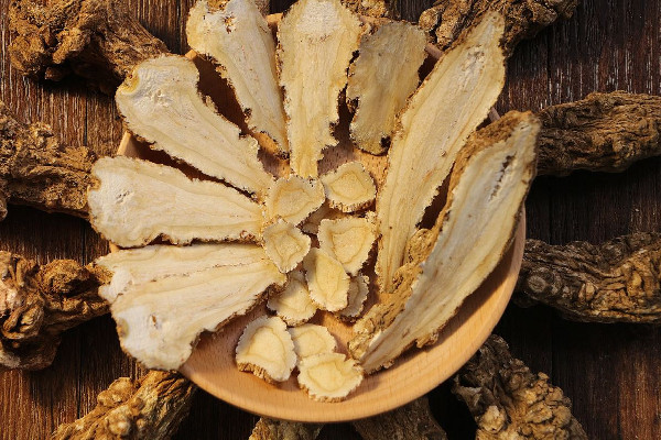 當(dāng)歸有抗癌防癌的功效嗎 當(dāng)歸適合什么人群吃 當(dāng)歸有抗癌防癌的功效嗎 當(dāng)歸適合什么人群吃