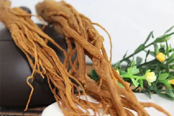 當(dāng)歸煲湯放多少合適 當(dāng)歸煲什么湯最補血補氣 當(dāng)歸煲湯放多少合適 當(dāng)歸煲什么湯最補血補氣