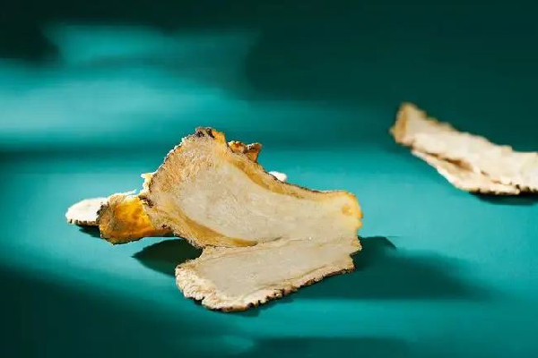 當(dāng)歸什么顏色效果好 當(dāng)歸怎么選才是最好的 當(dāng)歸什么顏色效果好 當(dāng)歸怎么選才是最好的