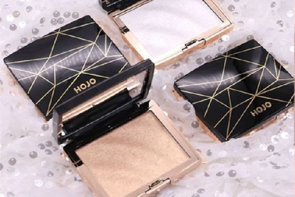 高光粉餅碎了怎么修復(fù) 高光粉餅碎了還能用嗎 高光粉餅碎了怎么修復(fù) 高光粉餅碎了還能用嗎