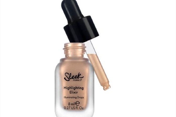 高光液用在粉底前還是粉底后 高光液在化妝的哪個步驟用 高光液用在粉底前還是粉底后 高光液在化妝的哪個步驟用