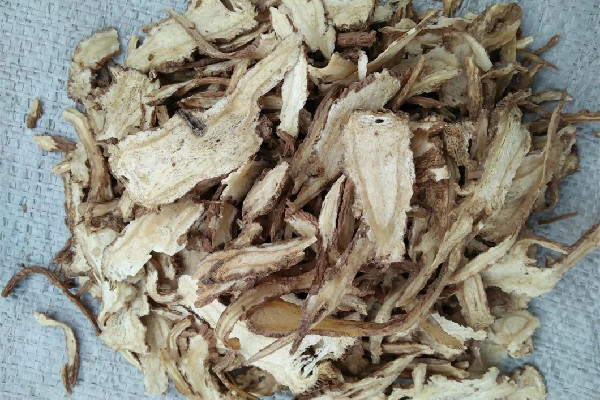 當(dāng)歸燉湯要切片嗎 當(dāng)歸燉湯要燉多久 當(dāng)歸燉湯要切片嗎 當(dāng)歸燉湯要燉多久