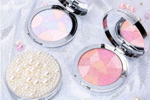 高光粉餅碎了怎么修復(fù) 高光粉餅碎了還能用嗎 高光粉餅碎了怎么修復(fù) 高光粉餅碎了還能用嗎