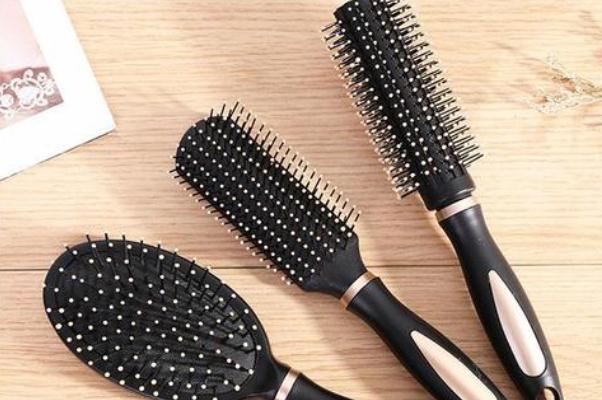 氣墊梳要按壓使用嗎 氣墊梳清洗時(shí)需要注意 氣墊梳要按壓使用嗎 氣墊梳清洗時(shí)需要注意