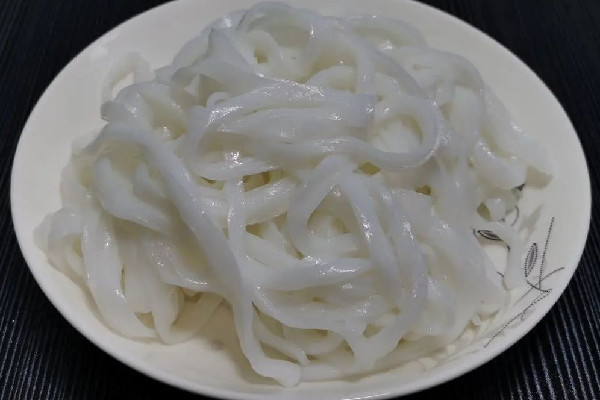 河粉有點(diǎn)酸味是變質(zhì)了嗎 河粉有股酸味能吃嗎 河粉有點(diǎn)酸味是變質(zhì)了嗎 河粉有股酸味能吃嗎