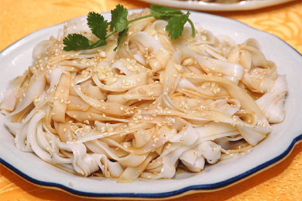 河粉可以煮著吃嗎 河粉煮多久會熟 河粉可以煮著吃嗎 河粉煮多久會熟