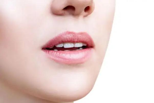 唇紋深是天生的嗎 唇紋深是身體哪里不好 唇紋深是天生的嗎 唇紋深是身體哪里不好