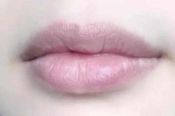 唇紋深是什么原因造成的 唇紋深適合什么質(zhì)地的口紅 唇紋深是什么原因造成的 唇紋深適合什么質(zhì)地的口紅