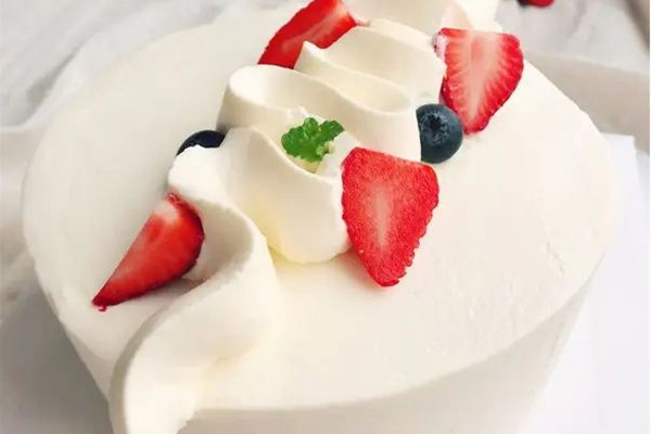 淡奶油打發(fā)加糖比例 淡奶油打發(fā)要多久時(shí)間 淡奶油打發(fā)加糖比例 淡奶油打發(fā)要多久時(shí)間