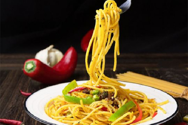 意面和普通面條哪個更減肥 意面和面條的熱量哪個大 意面和普通面條哪個更減肥 意面和面條的熱量哪個大