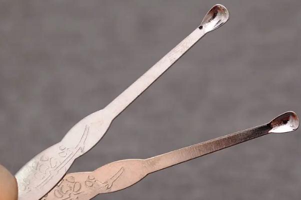 掏耳勺能碰到耳膜嗎 掏耳勺掉到耳朵里面出血 掏耳勺能碰到耳膜嗎 掏耳勺掉到耳朵里面出血