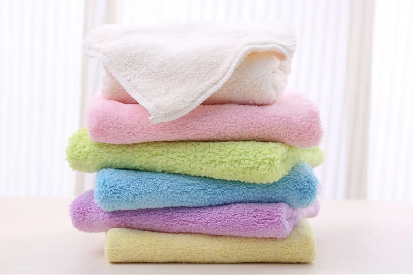毛巾要多久換一次 毛巾經(jīng)常不曬有什么問題 毛巾要多久換一次 毛巾經(jīng)常不曬有什么問題