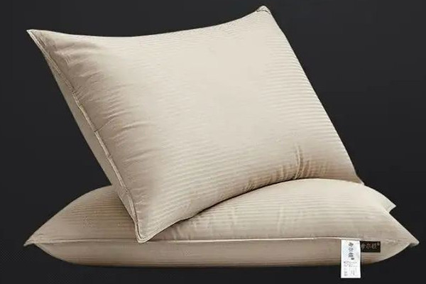 枕頭可以用多久 枕頭用時(shí)間久了會(huì)怎樣 枕頭可以用多久 枕頭用時(shí)間久了會(huì)怎樣