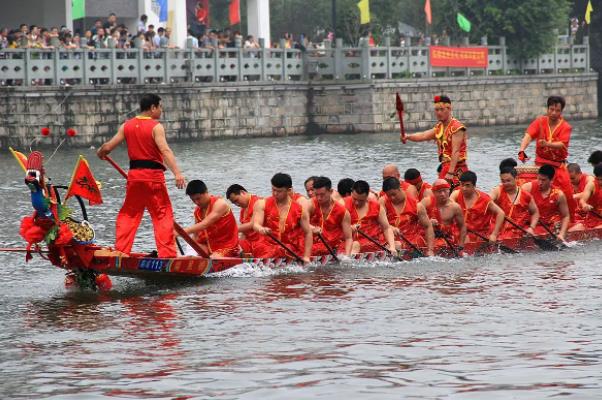 劃龍舟要注意什么 劃龍舟要練哪些動(dòng)作 劃龍舟要注意什么 劃龍舟要練哪些動(dòng)作