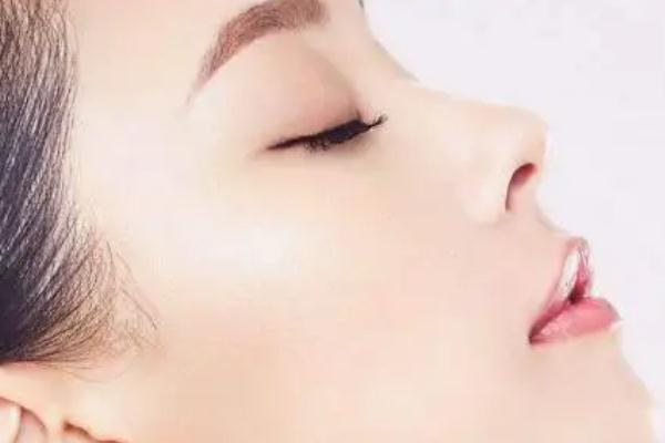 膨體隆鼻要忌口多長(zhǎng)時(shí)間 膨體隆鼻有什么危害 膨體隆鼻要忌口多長(zhǎng)時(shí)間 膨體隆鼻有什么危害