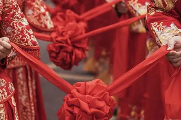 結(jié)婚鬧洞房怎么鬧 結(jié)婚伴娘一般是幾個 結(jié)婚鬧洞房怎么鬧 結(jié)婚伴娘一般是幾個