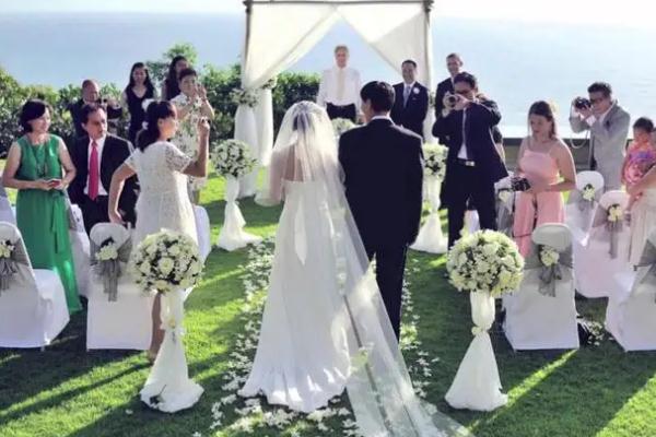 結(jié)婚伴娘一定要雙數(shù)嗎 結(jié)婚伴娘忌諱什么屬相 結(jié)婚伴娘一定要雙數(shù)嗎 結(jié)婚伴娘忌諱什么屬相