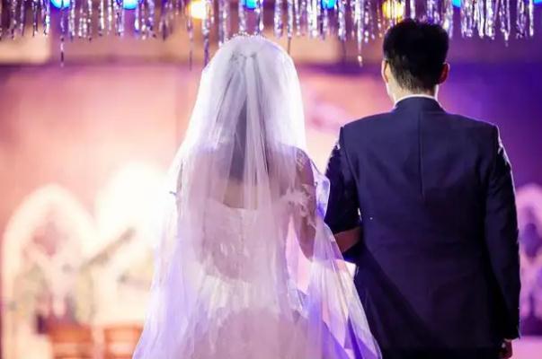 結(jié)婚鬧洞房怎么鬧 結(jié)婚伴娘一般是幾個 結(jié)婚鬧洞房怎么鬧 結(jié)婚伴娘一般是幾個