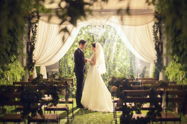 結(jié)婚伴娘是男方找還是女方找 結(jié)婚伴娘是自己化妝嗎 結(jié)婚伴娘是男方找還是女方找 結(jié)婚伴娘是自己化妝嗎