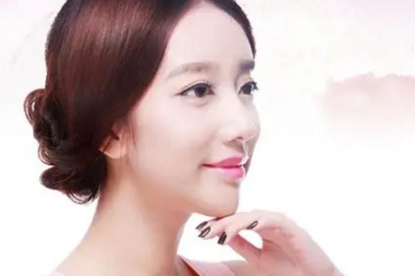 豐下巴有點(diǎn)僵硬正常 豐下巴會(huì)導(dǎo)致唇合不攏嗎 豐下巴有點(diǎn)僵硬正常 豐下巴會(huì)導(dǎo)致唇合不攏嗎