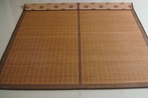 涼席和冰絲席哪個比較涼快 涼席和冰絲席區(qū)別 涼席和冰絲席哪個比較涼快 涼席和冰絲席區(qū)別