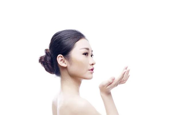 豐下巴有點(diǎn)僵硬正常 豐下巴會(huì)導(dǎo)致唇合不攏嗎 豐下巴有點(diǎn)僵硬正常 豐下巴會(huì)導(dǎo)致唇合不攏嗎