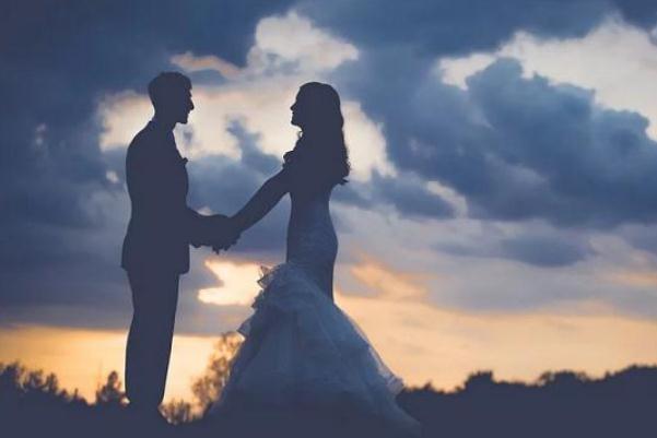 結(jié)婚伴娘可以穿黑色衣服嗎 結(jié)婚伴娘可以穿綠色的衣服嗎 結(jié)婚伴娘可以穿黑色衣服嗎 結(jié)婚伴娘可以穿綠色的衣服嗎