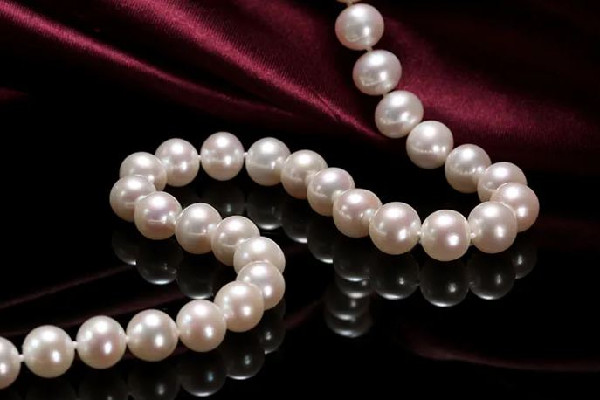 珍珠項鏈怎么區(qū)分好壞 珍珠項鏈?zhǔn)呛K眠€是淡水好 珍珠項鏈怎么區(qū)分好壞 珍珠項鏈?zhǔn)呛K眠€是淡水好