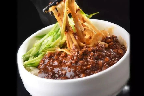 炸醬面是哪里的特色 炸醬面屬于什么菜系 炸醬面是哪里的特色 炸醬面屬于什么菜系