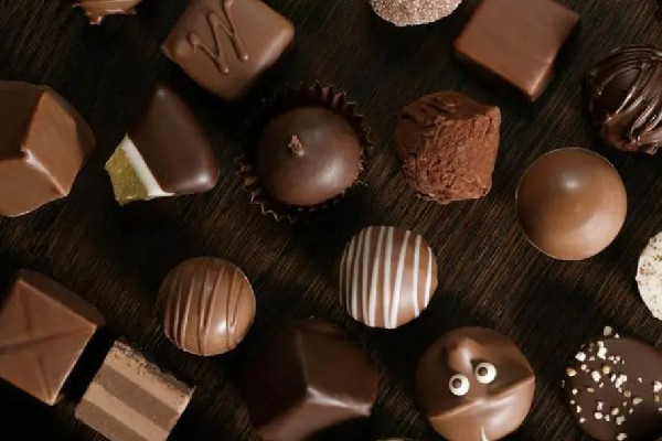 巧克力可以提神醒腦嗎 巧克力對睡眠有影響嗎 巧克力可以提神醒腦嗎 巧克力對睡眠有影響嗎