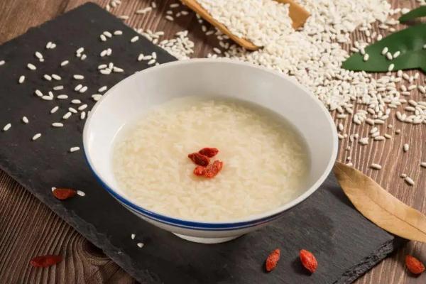 米酒發(fā)酵溫度與時(shí)間 米酒保質(zhì)期多長(zhǎng)時(shí)間 米酒發(fā)酵溫度與時(shí)間 米酒保質(zhì)期多長(zhǎng)時(shí)間