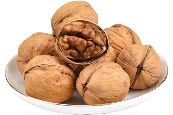 紙皮核桃的熱量高嗎 紙皮核桃一天吃幾個(gè)合適 紙皮核桃的熱量高嗎 紙皮核桃一天吃幾個(gè)合適