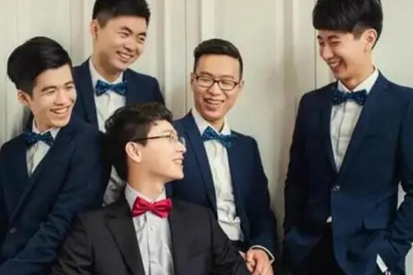 伴郎要穿西裝嗎 伴郎有年齡要求嗎 伴郎要穿西裝嗎 伴郎有年齡要求嗎