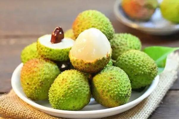 妃子笑荔枝的功效與作用 妃子笑荔枝的由來 妃子笑荔枝的功效與作用 妃子笑荔枝的由來