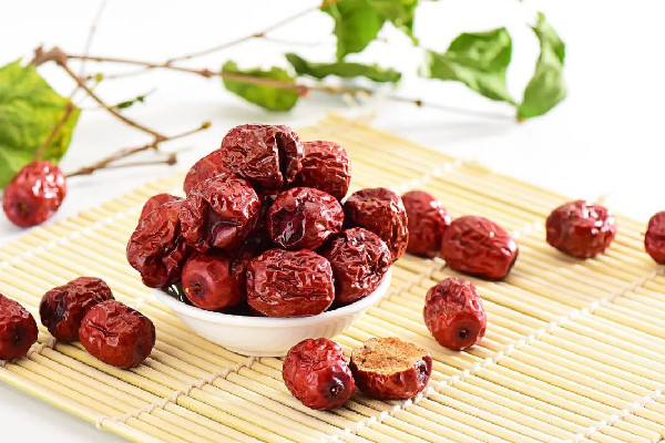 紅棗適合天天吃嗎 紅棗適合什么體質(zhì)人吃 紅棗適合天天吃嗎 紅棗適合什么體質(zhì)人吃