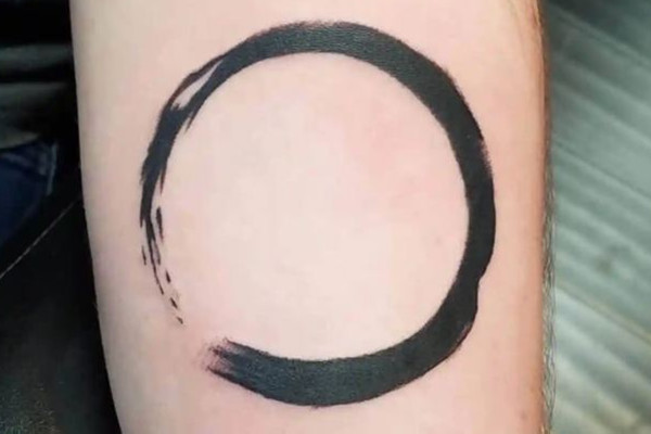 紋身后擦什么藥膏恢復快 紋身后可以涂抹蘆薈膠嗎 紋身后擦什么藥膏恢復快 紋身后可以涂抹蘆薈膠嗎