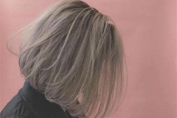 漂發(fā)的傷害是永久性的嗎 漂發(fā)后怎么恢復(fù)發(fā)質(zhì) 漂發(fā)的傷害是永久性的嗎 漂發(fā)后怎么恢復(fù)發(fā)質(zhì)