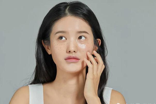 皮膚暗黃是缺少什么維生素 皮膚暗黃是天生的嗎 皮膚暗黃是缺少什么維生素 皮膚暗黃是天生的嗎