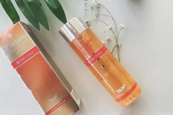 毛孔收斂水和爽膚水有什么區(qū)別 毛孔收斂水和保濕水先用哪個(gè) 毛孔收斂水和爽膚水有什么區(qū)別 毛孔收斂水和保濕水先用哪個(gè)